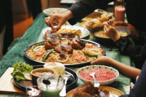 ولائم العيد والعزائم العائلية: ضيافة تليق بالاجتماع