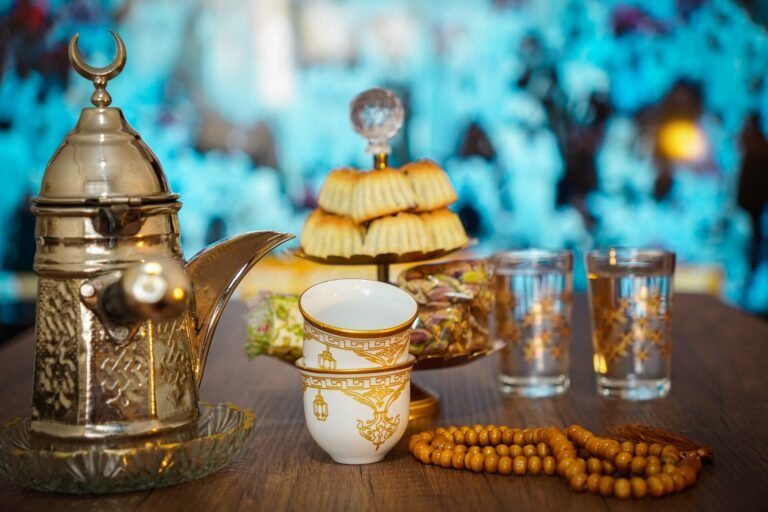 طاولة ضيافة تقليدية لاستقبال العائدين من الحج والعمرة